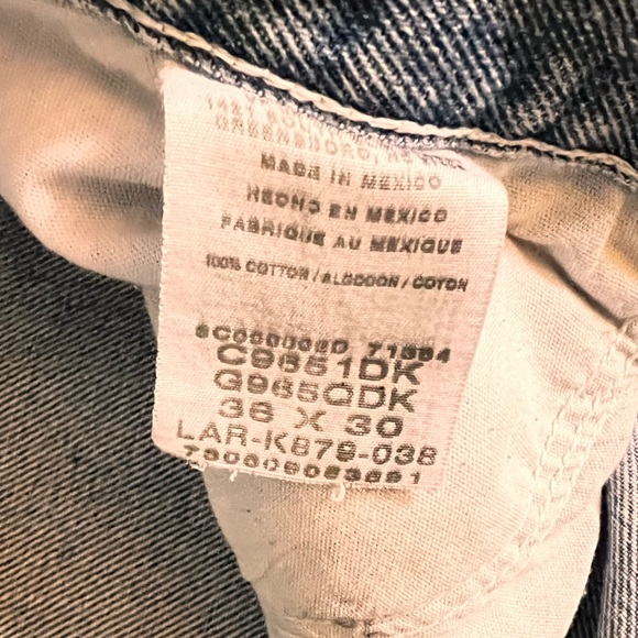 Vintage Wrangler Denim in Faded Blue Size 36X30 - Picture 5 of 11